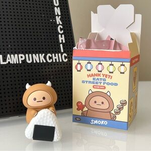 *SOLD* Smoko Hank Yeti Eats Street Food Blind Box Vinyl Figure - Onigiri